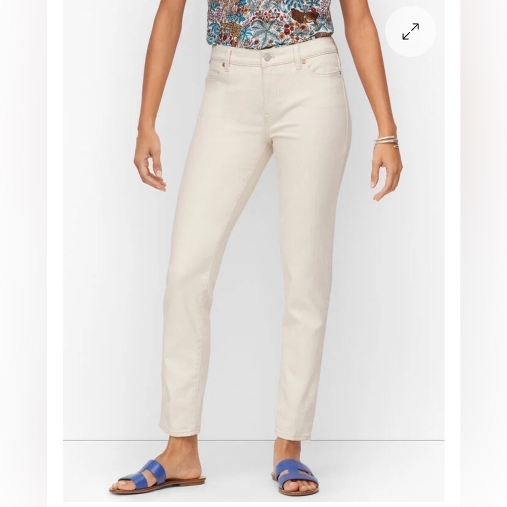 Ann Taylor High Rise Petite Curvy Fit Jeans in Ivory